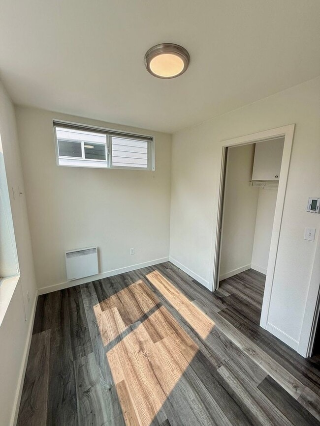 Building Photo - Spacious 8-Bedroom Ravenna Home Near UW & U Village – Perfect for Shared Living