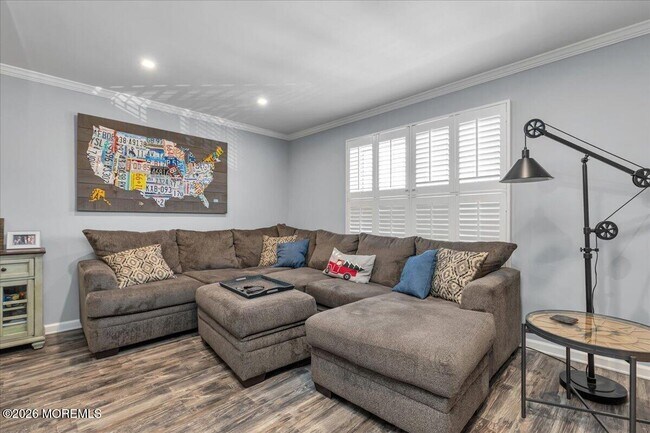 Building Photo - 114 Wellington Pl