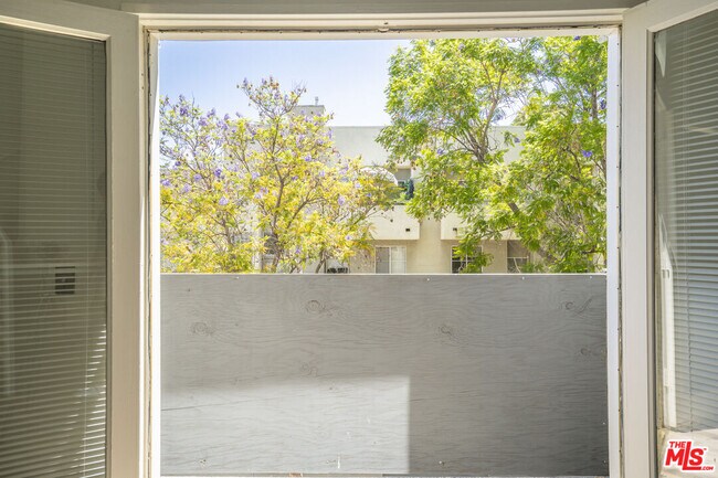 Building Photo - 22705 Del Valle St