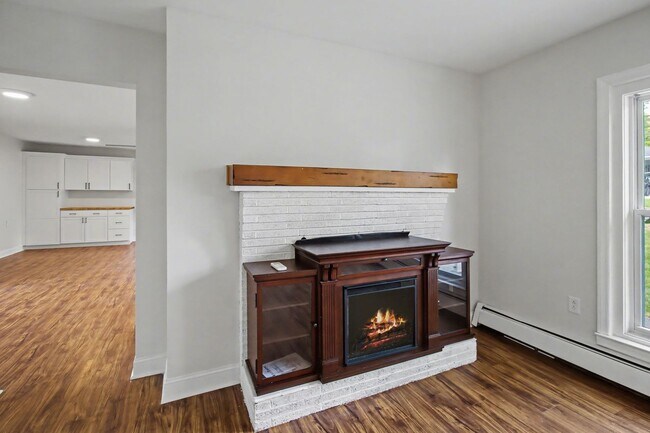 Building Photo - 415 Mountain View Rd