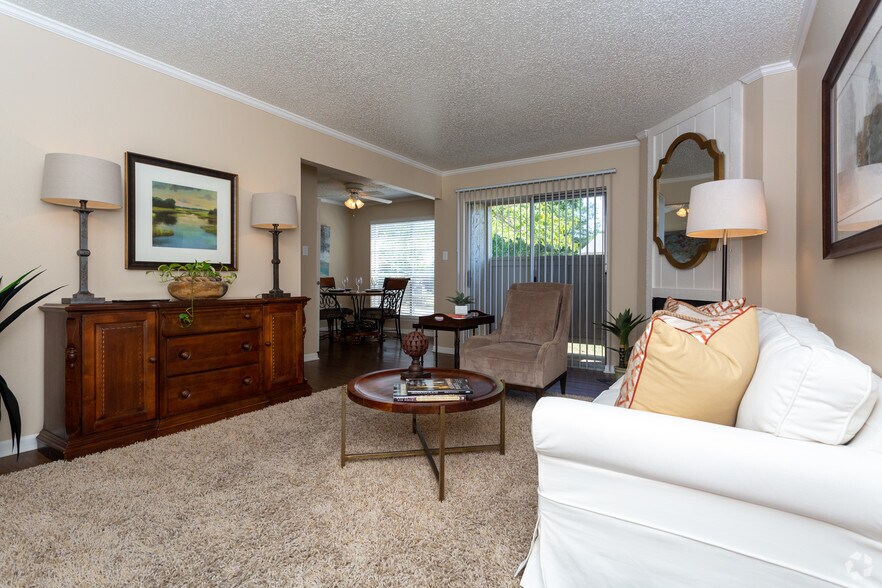 Oak Hollow Apartments 2601 Bill Owens Pky Longview TX 75604