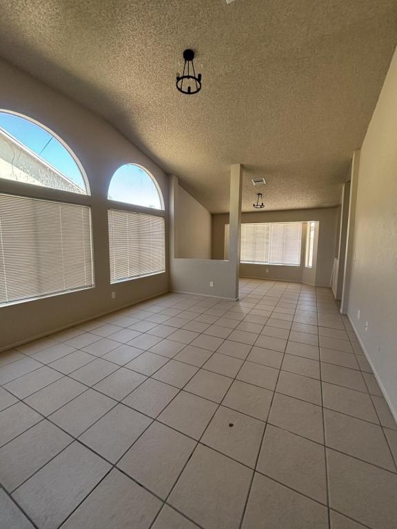 Building Photo - 3556 W Avenida Del Mar