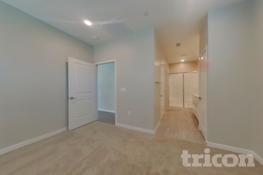 Building Photo - 1704 Taylor Ave
