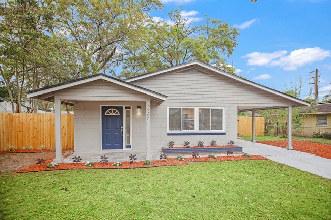 Building Photo - 237 N Bowlan St