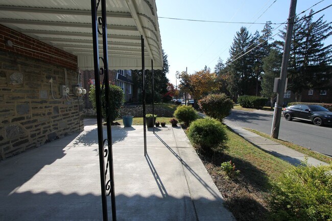 Building Photo - 6460 Ardleigh St