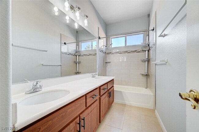 Building Photo - 9684 Summer Cypress St