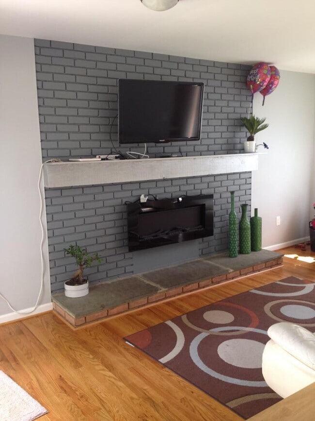 Building Photo - Premium Renovation Inside a Wonderfully Sp...