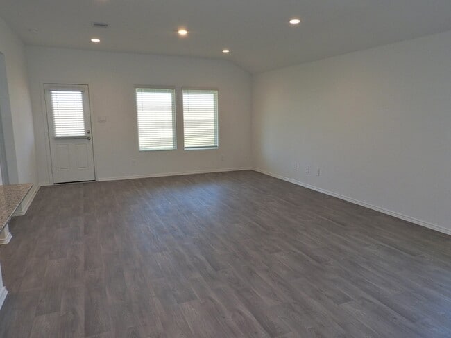 Building Photo - 2226 Laurel Bloom Ln