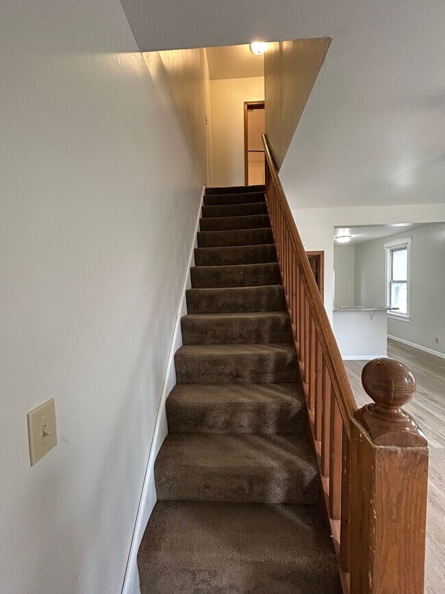 Building Photo - 1039-1039 S 12th St