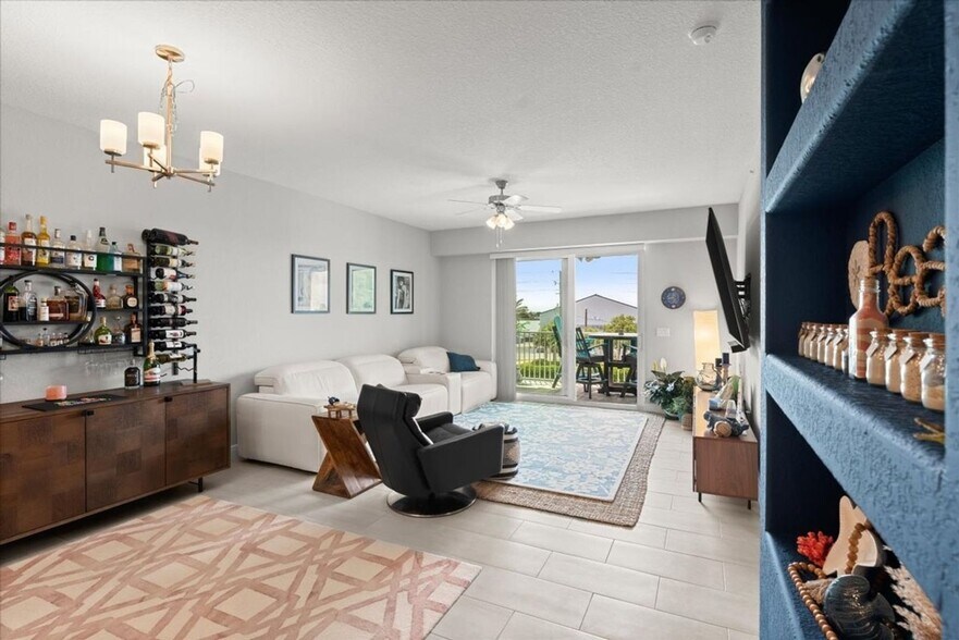 Building Photo - 6 Riverwalk Drive