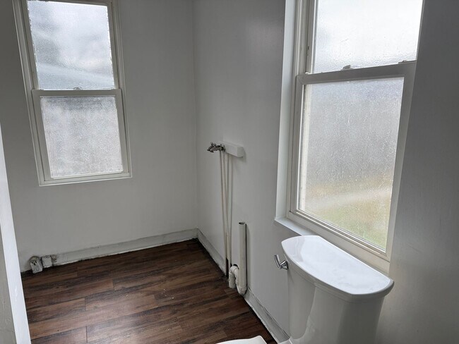 Building Photo - 225 N 3rd St