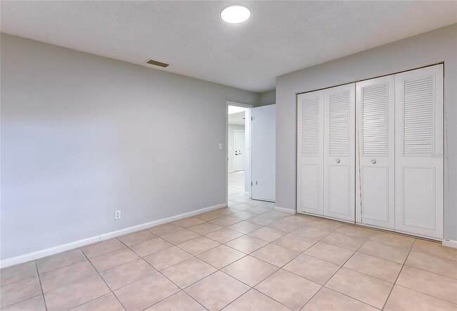 Building Photo - 1417 NE 38th St