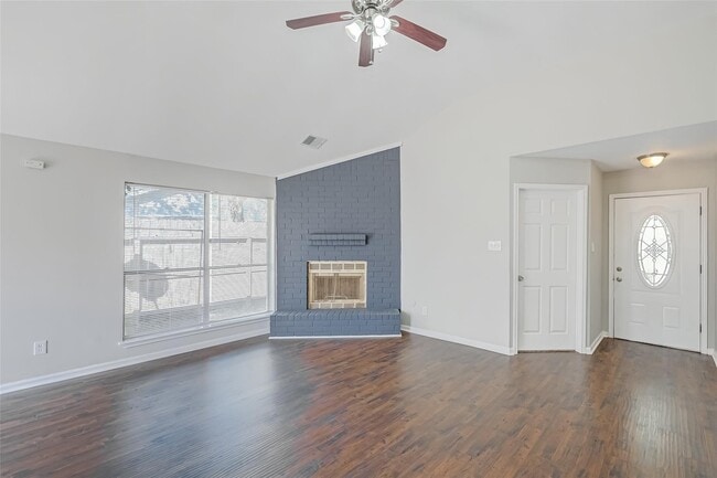 Building Photo - 16938 Enchanted Cir E