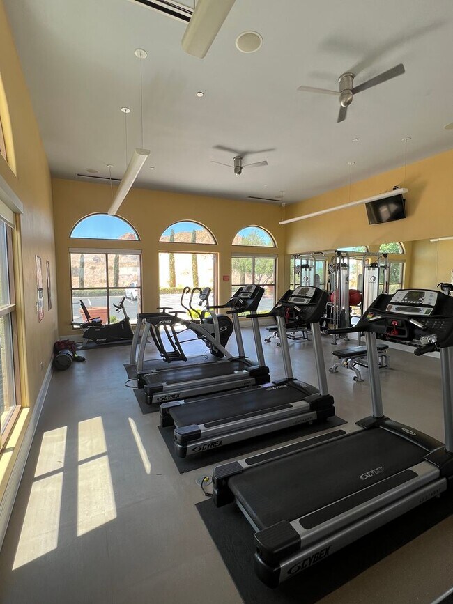 Building Photo - Lake Las Vegas Beauty!!! $2400 Great Views...