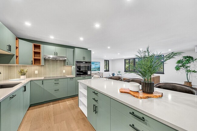 Building Photo - 935 Washington St