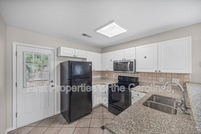 Building Photo - 1544 Tiana Way