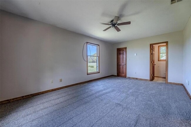 Building Photo - 3 Bedroom 2 Bathroom Home & 21 Acre Lot for rent.