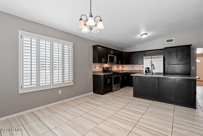 Building Photo - 1908 Thomas Lackland St