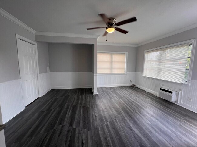 Building Photo - 101 S Golfview Rd