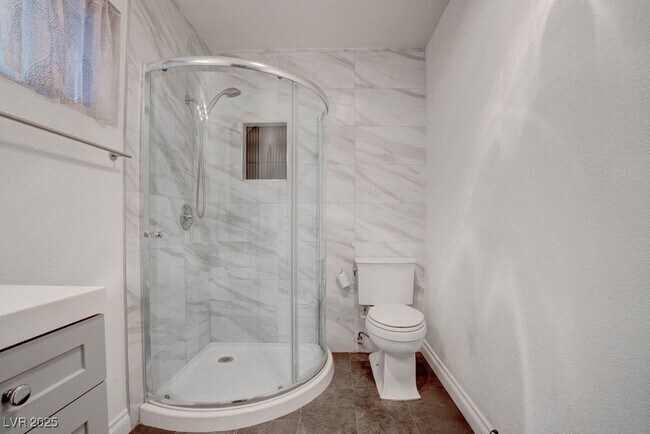 Building Photo - 908 Bonita Ave