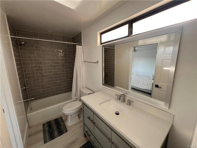 Building Photo - Stunning Lakefront Retreat in Gated Canyon...
