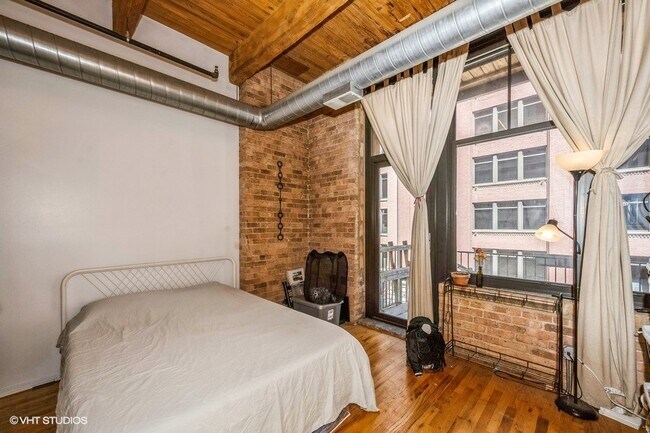 Building Photo - 625 W Jackson Blvd