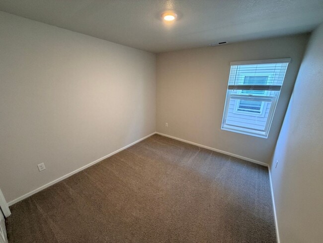 Building Photo - Four Bedroom Home in Newer Community at East Park Village