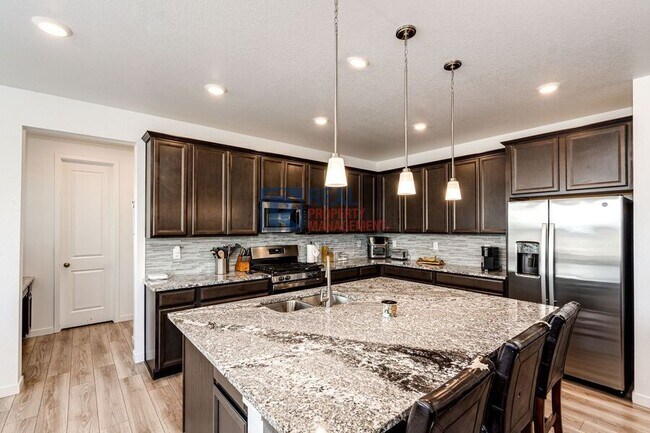 Building Photo - 960 S De Gaulle Ct