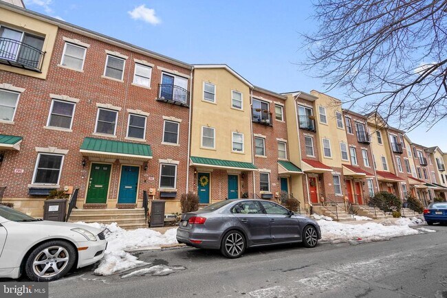 Building Photo - 715 Brown St