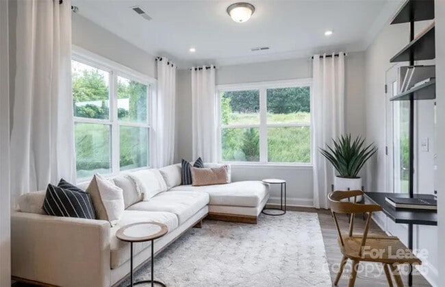 Building Photo - 19016 Yellow Birch Dr