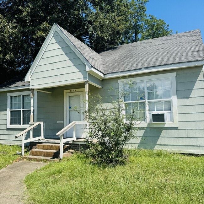 Primary Photo - 3924 5th St