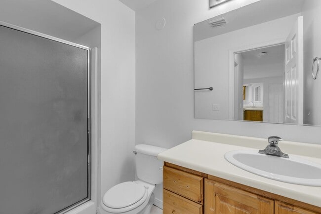 Building Photo - Main Street Kamas Condo