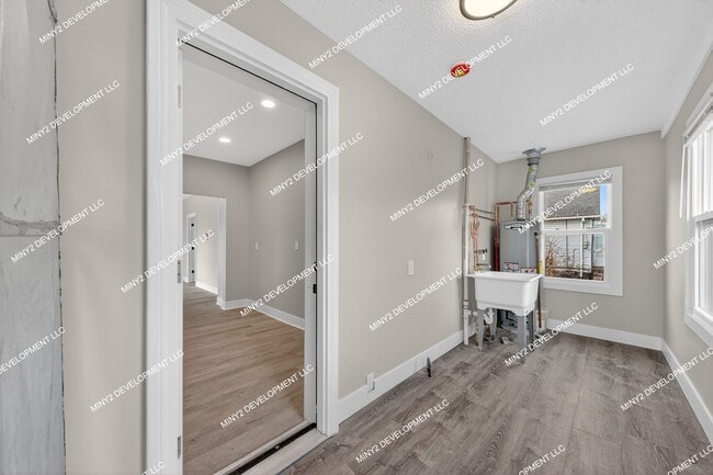 Building Photo - Completely Renovated 4-Bedroom Home in Warren!