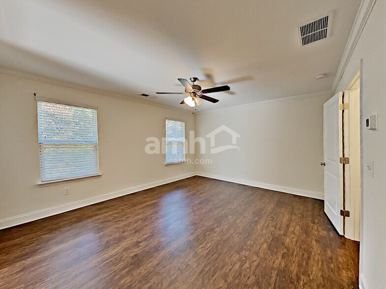 Building Photo - 134 McBee St