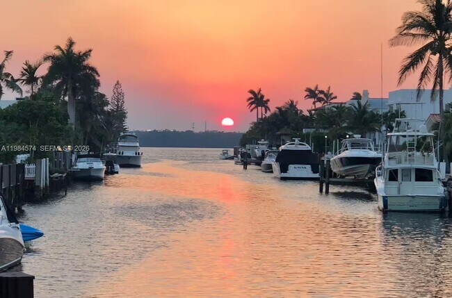 Building Photo - 3401 NE 165th St