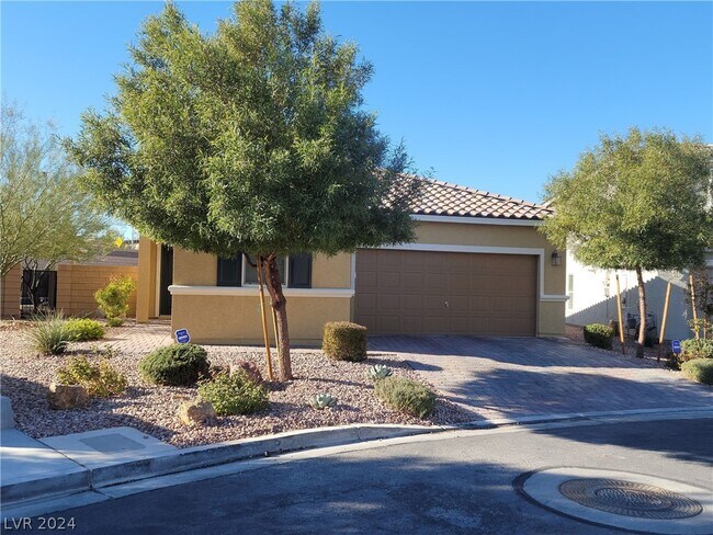 Primary Photo - 9149 Cocowoods Pl
