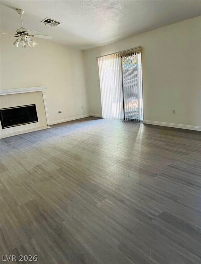 Building Photo - 3732 N White Plains Dr