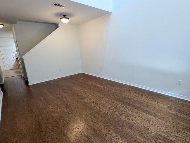 Building Photo - 1537 Bentley Cir