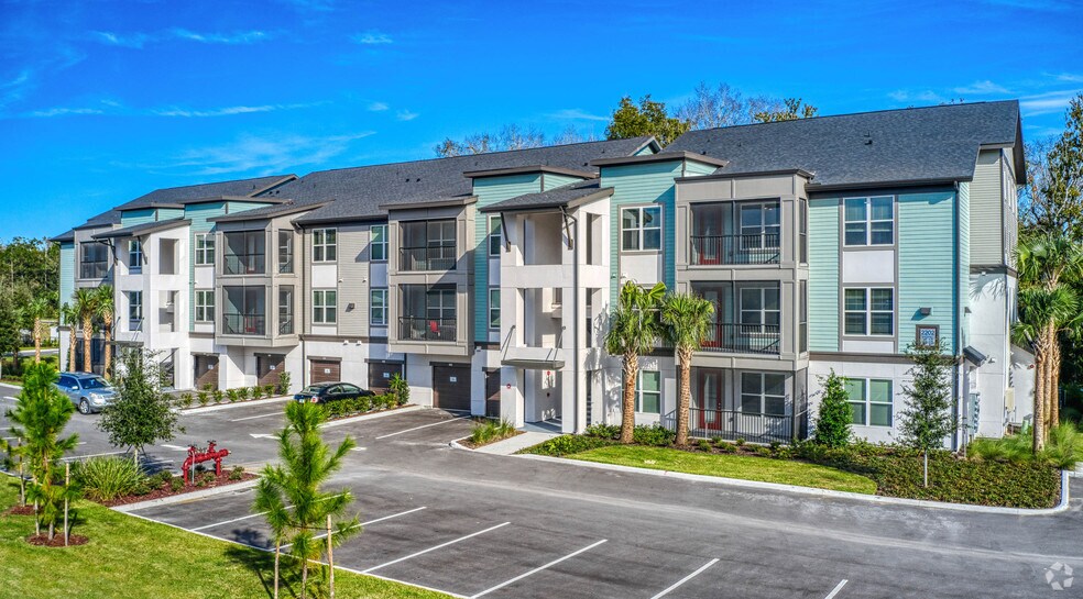 Luna at Lake Shadow Maitland, FL Apartment Finder