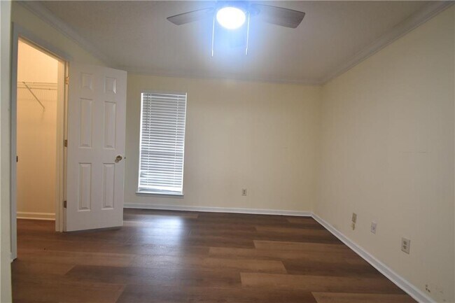 Building Photo - 310 Granville Ct