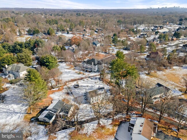 Building Photo - 10622 Runaway Ln