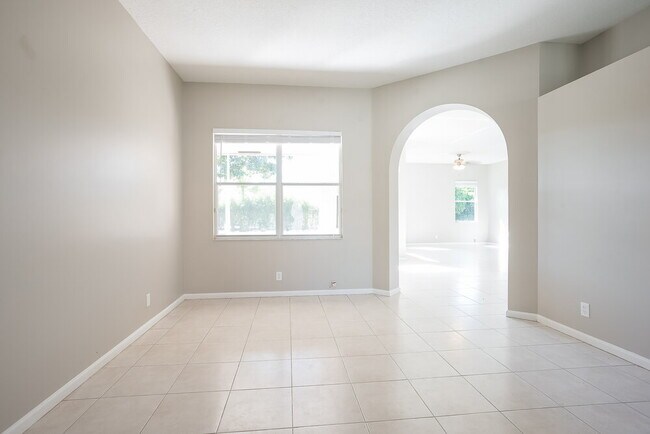 Building Photo - 109 Black Olive Crescent