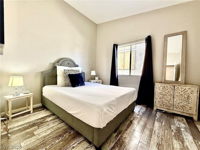 Building Photo - 2033 Riderwood Ave