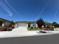 Building Photo - 3 bed/ 2 bath Reno home available in the Wild Stallion Estates