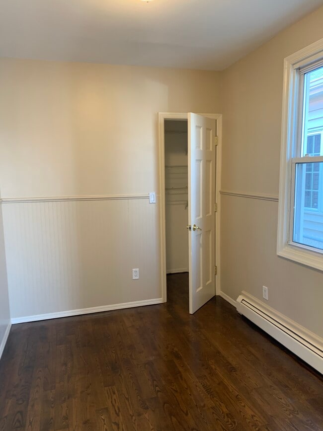 Building Photo - 52 Goodall St