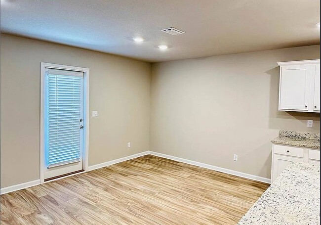 Building Photo - 2495 Arbordale Lp