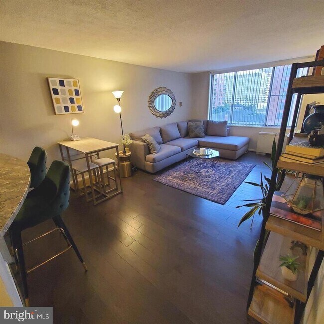 Building Photo - 11801 Rockville Pike