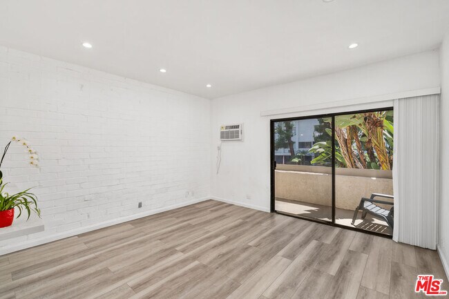 Building Photo - 1440 Veteran Ave