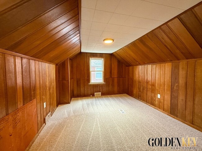 Building Photo - Charming 3 Bed 1 Bath on Detroit’s Eastside!