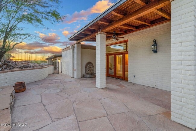 Building Photo - 2940 E Camino Juan Paisano